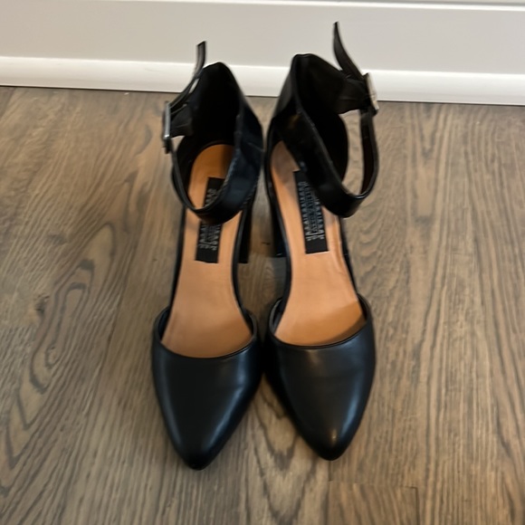 Deena & Ozzy ankle strap heels - Picture 2 of 5